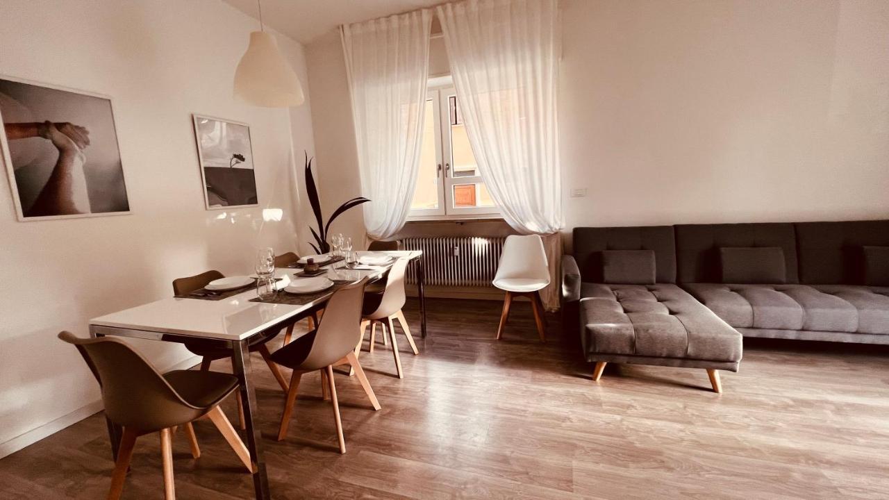White House Lounge Supreme Apartment Udine Extérieur photo