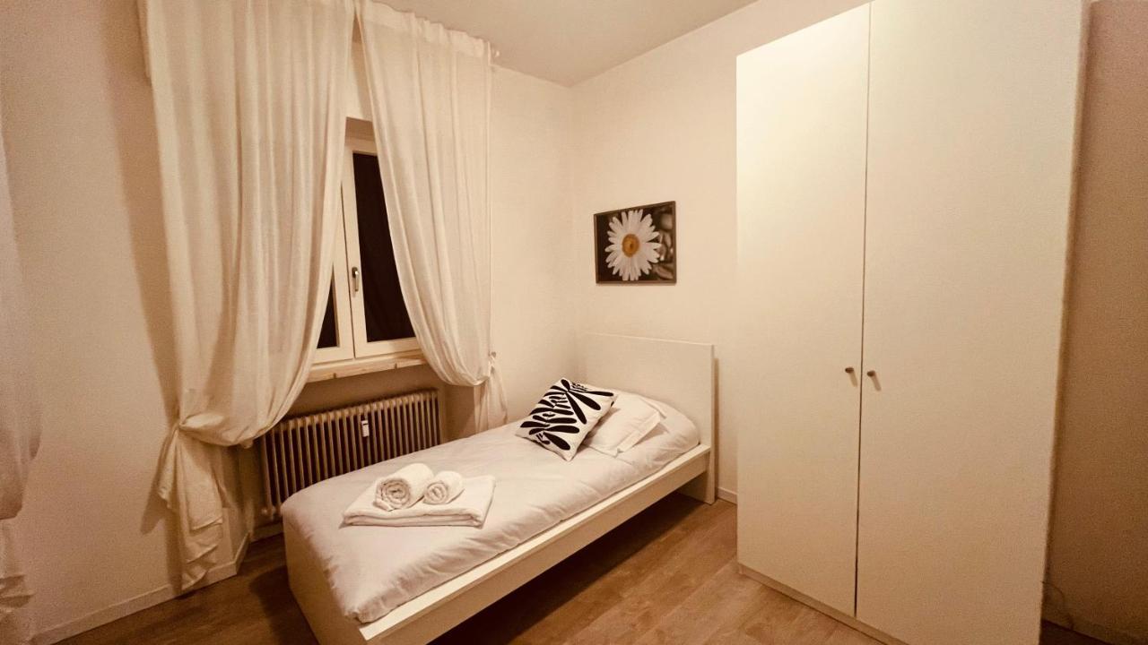 White House Lounge Supreme Apartment Udine Extérieur photo