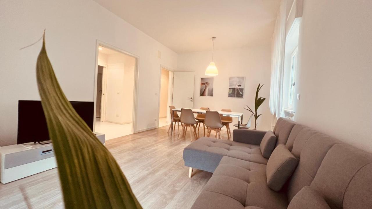 White House Lounge Supreme Apartment Udine Extérieur photo